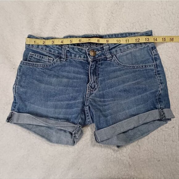 Easy Wear Jean shorts with plaid pockets - Picture 4 of 7